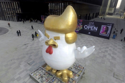 Le poulet géant dans les rues chinoises