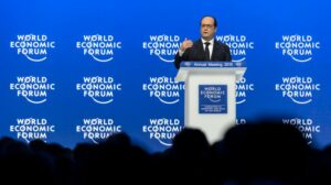 Chaque année, le Forum économique de Davos réunit de nombreuses personnalités politique. Le président François Hollande y avait tenu un discours en 2015. (© DR)