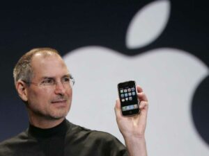 "Ceci est une révolution" - Steve Jobs, 2007 (© Apple)