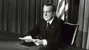 En 1974, le président Richard Nixon avait été contraint de démissionner en direct à la télévision à cause du scandale du Watergate (© Rue des archives)