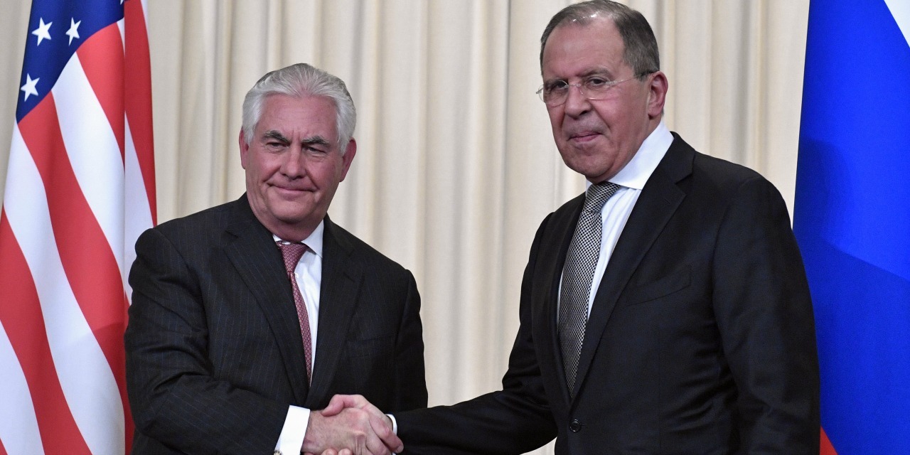 Le secrétaire d'Etat américain Rex Tillerson a rendu visite à son homologue russe mercredi 12 mars à Moscou / ALEXANDER NEMENOV / AFP
